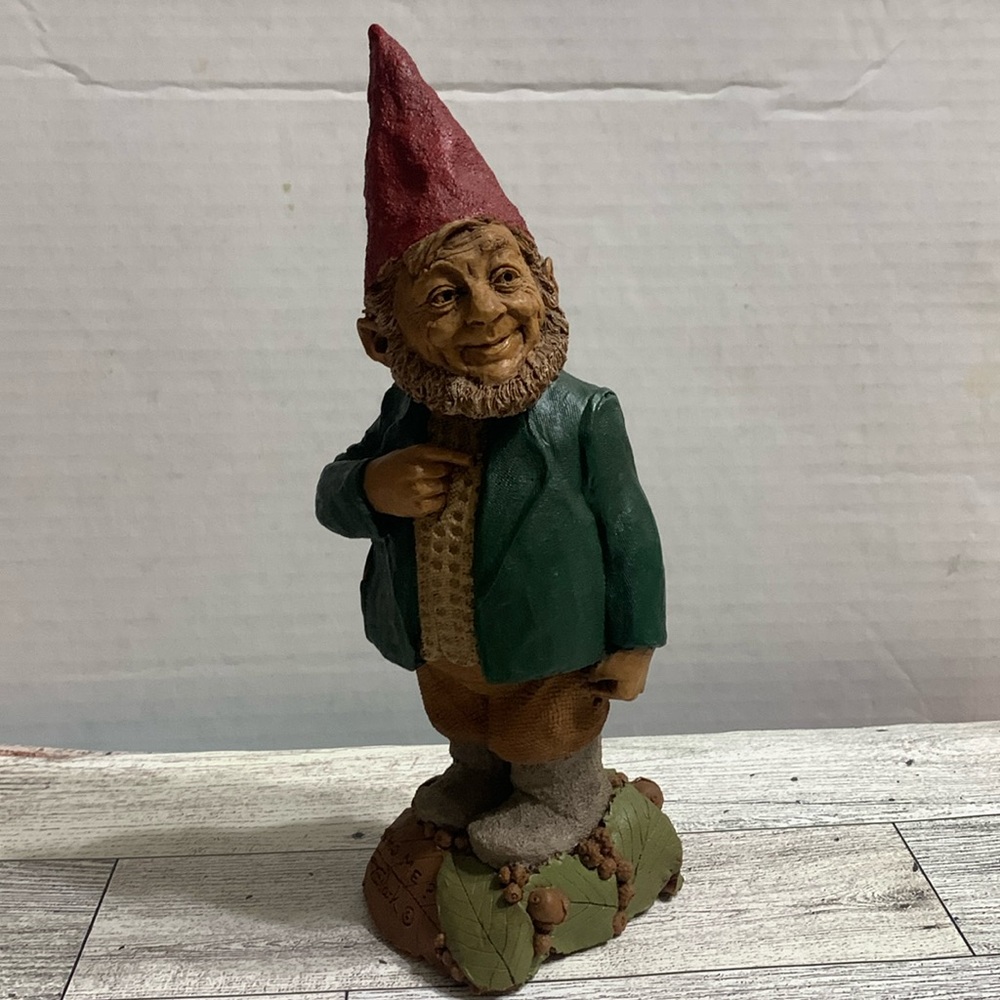 Who Me? By Tom Clark collector Gnome #22 excellent condition